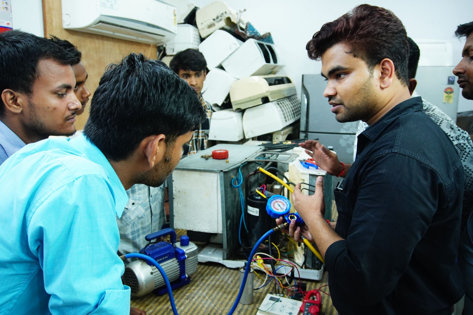 Diploma vs Degree: Which Is Better for Your Career in India?